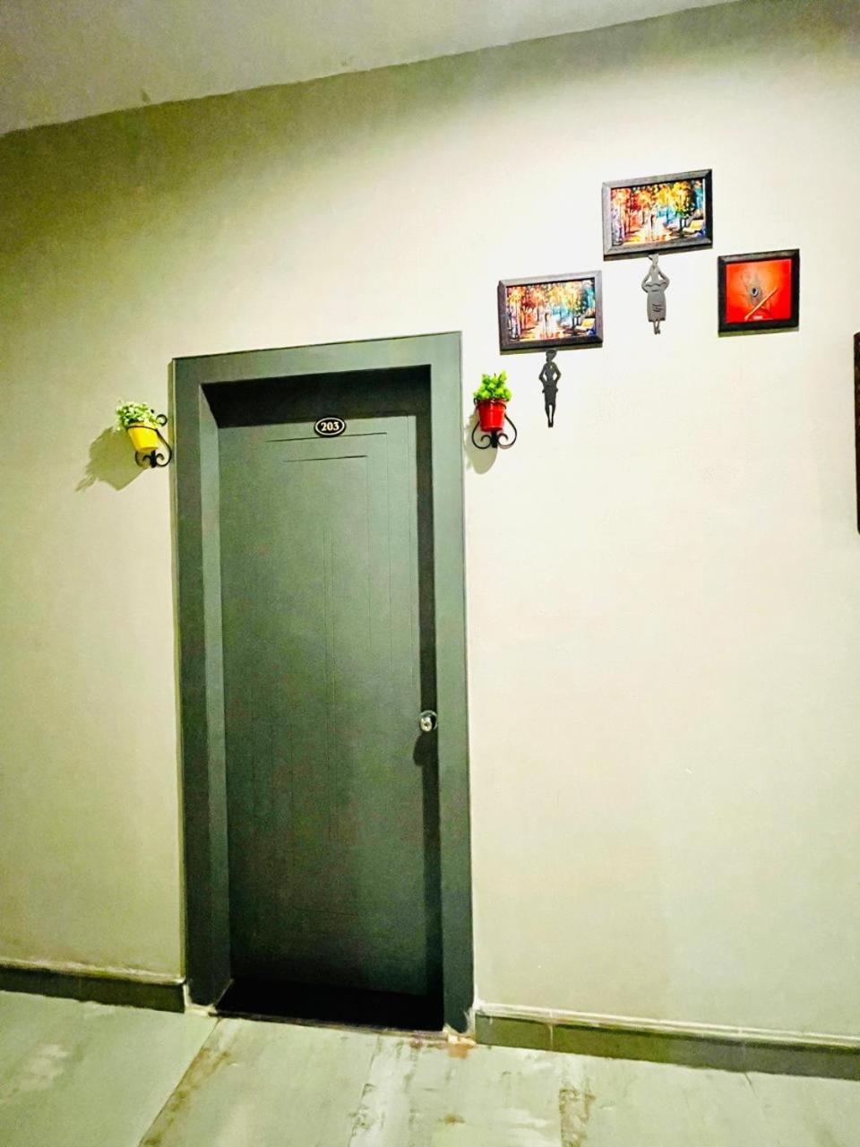 Hotel Tulip Light Mathura Bagian luar foto