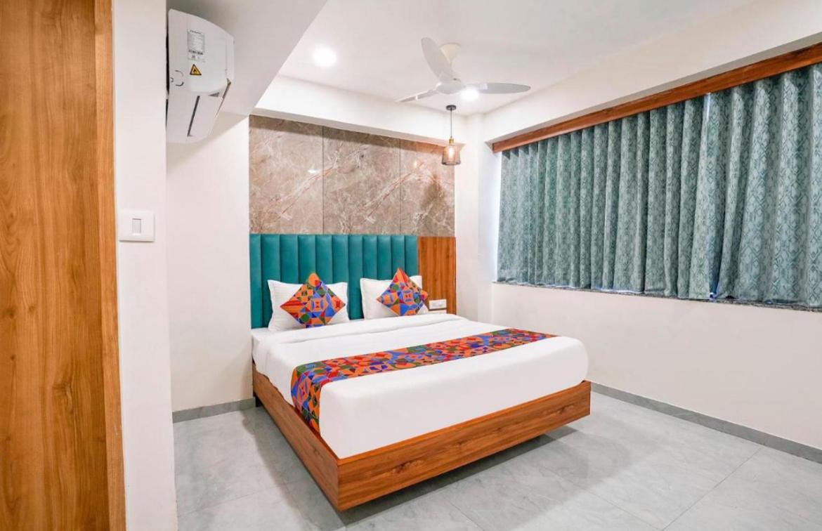 Hotel Tulip Light Mathura Bagian luar foto